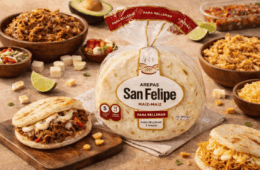 Arepa para rellenar con pollo desmechado y queso